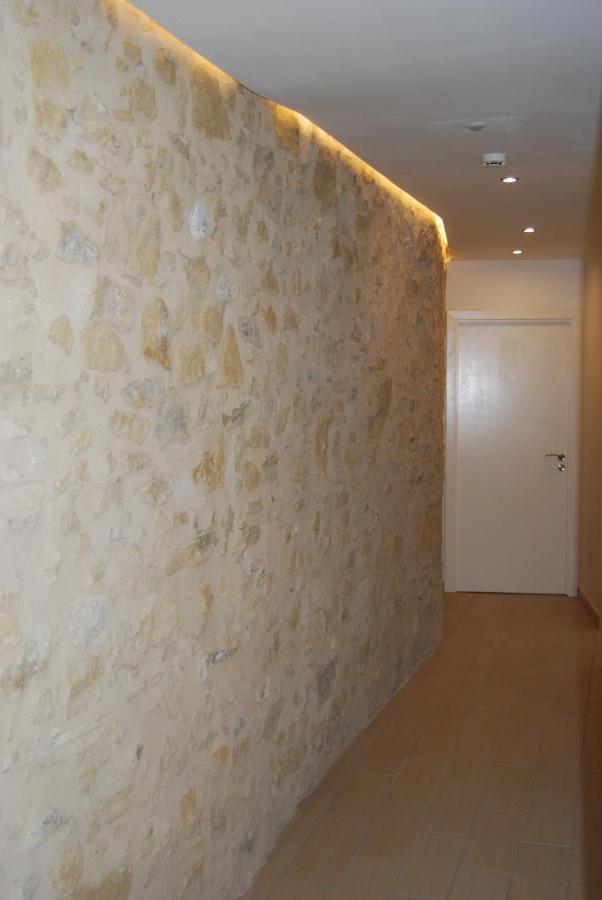 Fonda Comerc Estudio Doble Torroella de Montgrí Exteriér fotografie