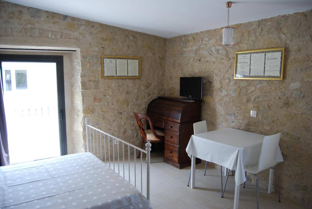 Fonda Comerc Estudio Doble Torroella de Montgrí Exteriér fotografie